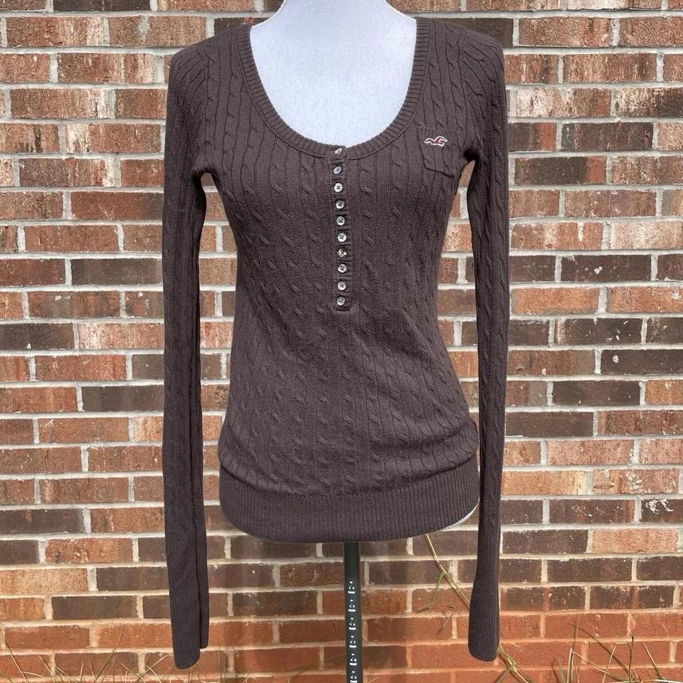 Y2K Hollister Large Henley Cable Knit Bella Swan Botton Front Brown Sweater - Image 1 of 4