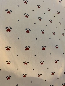 Vintage 1980s Heart Flowers With Cream Background 1 Yd - Picture 1 of 3