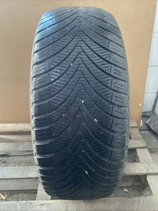 265/60 R18 (114V) Kumho Solus4S HA32 M+S 4Season DoT3023 | 5.1mm Tread - Picture 1 of 6