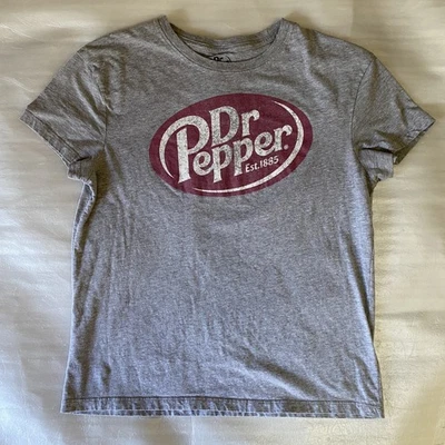 Camiseta Dr Pepper Para Mujer Pequeña Gris Logo Gráfico Manga Corta Refresco Camiseta Foto 1 de 4
