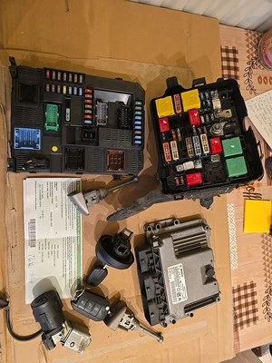 2014PEUGEOT 2008 1.6 9HP 92 Bhp DIESEL MANUAL COMPLETE ENGINE ECU KIT 9807885980 - Image 1 of 4