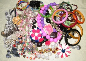 3 Pfund Konvolut Vintage Modeschmuck - getragen oder weiterverkauft - Bild 1 von 6