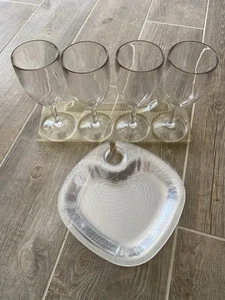 Vintage Neu im Karton 8-teiliges klares Acryl stabiles Vorspeisenteller & Weinglas Mischung Set - Bild 1 von 4