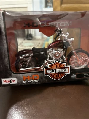 Maisto Harley Davidson 2012 XL 1200V Seventy-Two Die-Cast Motorcycle MIB 1:18 - Image 1 of 4
