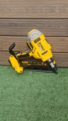 DEWALT DCN692N XR 18V Brushless Framing Nailer (Tool Only) - Image 1 of 4