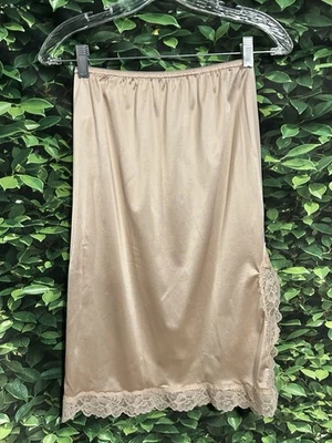 Lencería Fortune vintage champán medio deslizamiento abertura lateral encaje 25" largo para mujer pequeña Foto 1 de 4