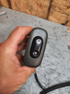2001-2007 FORD ESCAPE REAR WINDOW SWITCH FITS LEFT OR RIGHT - Imagen 1 de 2
