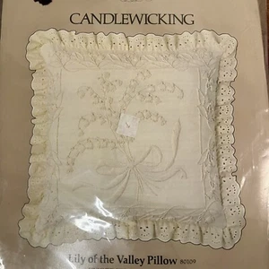 1983 Candamar Designs Candlewicking Pillow Kit LILY OF THE VALLEY 80109 - Picture 1 of 8
