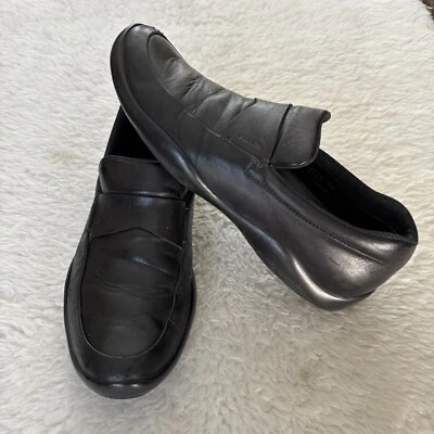 Prada Black Leather Slip On/ Loafers Men’s Shoes Size 9.5 - Image 1 of 4