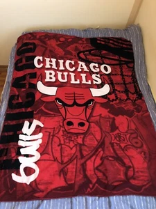 Northwest NBA Chicago Bulls Fleece Throw Blanket Raschel Soft Light Thin Comfy - Picture 1 of 11