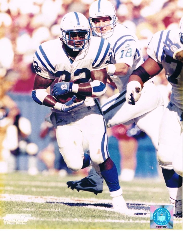INDIANAPOLIS COLTS EDGERRIN ДЖЕЙМС НЕПОДПИСАННАЯ ГЛЯНЦЕВАЯ ФОТОГРАФИЯ 8 X 10 - Изображение 1 из 1