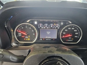 2019 SILVERADO SPEEDO INSTRUMENT GAUGE CLUSTER 64K MILES 84569411 19 - Picture 1 of 17