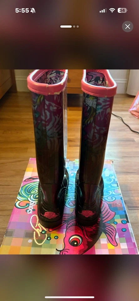 Ed Hardy Москва Y2K дождя загрузки женщина размер 7 с коробкой Preloved Бесплатная доставка - Изображение 1 из 4