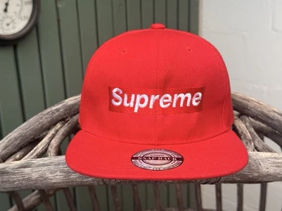 Supreme красная шляпа - Изображение 1 из 4