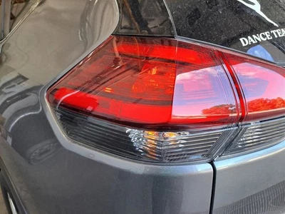 Lámpara trasera lateral del conductor Lh 2017 Rogue Sku#4180722 Foto 1 de 4