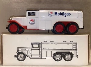 ERTL Die Cast Mobiloil 1930 Diamond T Tanker Truck Coin Bank 1:34 - Picture 1 of 12