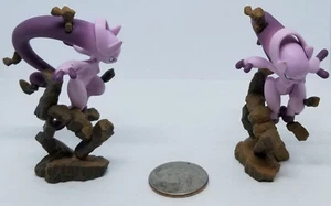 Figura De Mewtwo Y De 2" Coleccionable Licenciada Oficialmente - Imagen 1 de 3