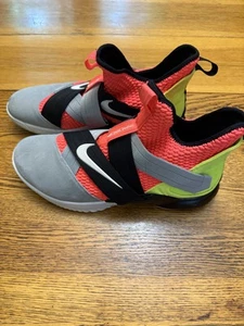 Nike LeBron Soldier 12 Schuhe Herren Größe 15 Basketball AO4054-800 Turnschuhe - Bild 1 von 8