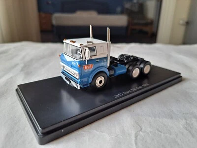 1/64 NEO SCALE MODELS GMC STEEL TILT CAB SLEEPER  1964 BLUE-WHITE - Image 1 of 4
