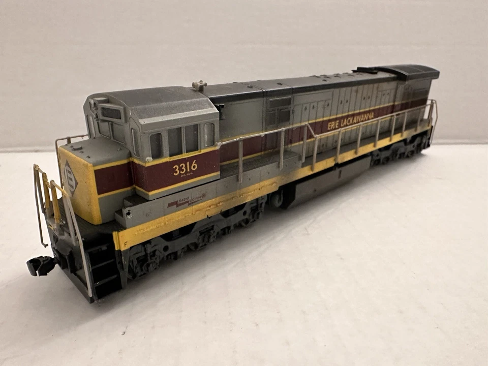 ATLAS HO Scale Locomotive Erie Lackawanna #3316 Wrong Box - Image 1 of 4