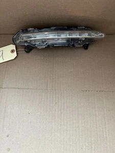 2011-2013 Mercedes S550 Right Side LED Foglight W/Broken Tab OEM - Picture 1 of 9