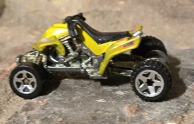 Motorcycle Hot Wheels Scale 1:43 Mattel Sand Stinger Yellow  - Image 1 of 4
