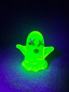 Uranium Glass Ghost XX Figurine in Vaseline Super Glow Halloween Spooky Lampwork - Bild 1 von 13
