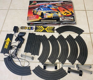 Life-Line Speedway Showdown Electric Slot Racing NASCAR HO Scale #9551 Parts - Picture 1 of 9