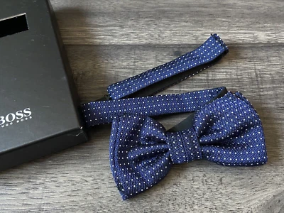 HUGO BOSS BLUE Pajarita De Seda Con Puntos Hecha En Italia BNIB - Imagen 1 de 4