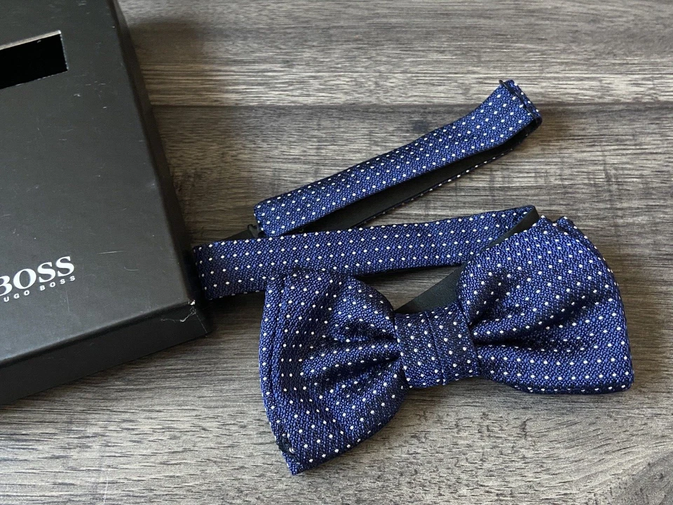 HUGO BOSS BLUE Pajarita De Seda Con Puntos Hecha En Italia BNIB - Imagen 1 de 4