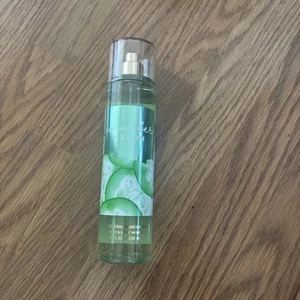 New Bath & Body Works CUCUMBER MELON Fine Fragrance Body Mist Spray 8Oz - Picture 1 of 1
