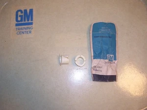 1960-64 CHEVROLET GMC C K TRUCK NOS GM CLUTCH PEDAL BUSHINGS 2PC 3778478 - Bild 1 von 1