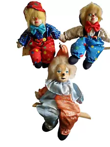 3 Vintage Jester Clown Puppen Sitzender Innenraum Dekorationen Display Sammler - Bild 1 von 12