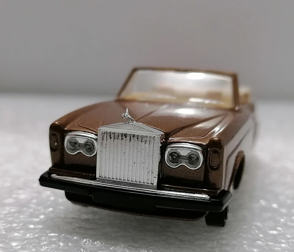 ROLLS-ROYCE Corniche  - Vintage 1:43 Scale model  , Solido Made in France 1988 - Image 1 of 4