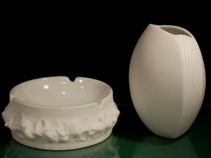 Kaiser Porzellan Vase+Aschenbecher Muschel Relief Bisquit Porzellan weiß matt - Bild 1 von 5