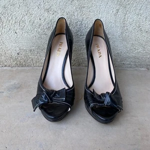 Prada Black Peep Toe Bow Front Contrast stitch High heel Stilettos Size 38 - Picture 1 of 13