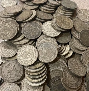 Lot of 100 - Mexican Un Peso - Estados Unidos Mexicanos - .100 Silver Coins - Picture 1 of 1