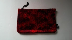 Ipsy Halloween Glam Tasche rot & schwarz Spinnennetze & Fledermäuse - Bild 1 von 10