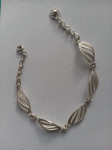 Pretty Silver Filigree Dainty ☯️ Segment Bracelet - Picture 1 of 3