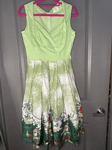 HUA LAN DRESS Ski Christmas Tree Size Small Look New - Picture 1 of 6
