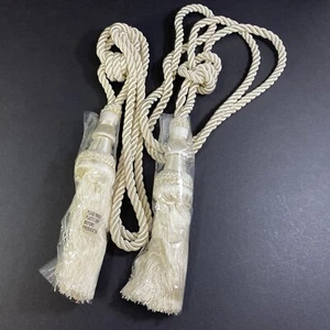 HomeTrends 2 x Aristocrat cremefarbener Vorhang & Stuhl Raffhalter 31 Zoll Raffhalter mit 9 Zoll Quaste - Bild 1 von 15