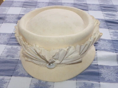 Sombrero De Colección Mr John 100% Lana Off White Fieltro-Grande Blanco Perla Botón-Banda Engarzada Foto 1 de 4