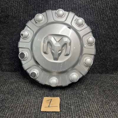 Dodge Ram 4500 5500 Mopar 2011-21 10 orejetas tapa central delantera plateada OEM 6ZF91TRMAA Foto 1 de 4