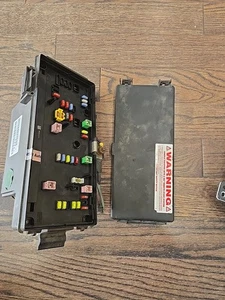 06 07 DODGE RAM 1500 Fuse BOX TIPM INTEGRATED POWER MODULE FUSEBOX P56049889AI - Picture 1 of 6