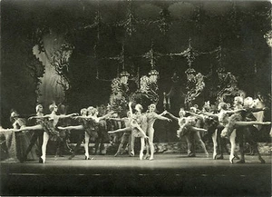 "LA BELLE AU BOIS DORMANT with Serge GOLOVINE, Liane Daydé" original photo 1961 - Picture 1 of 2