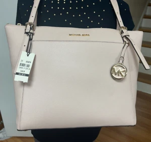 $258.NEW-Michael KORS -voyager-women-Light Pink Leather bag.Bangladesh - Picture 1 of 15