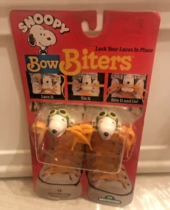 New & Sealed Vintage SNOOPY BOW BITERS Shoelace Holders Brookside 1989 - Picture 1 of 2