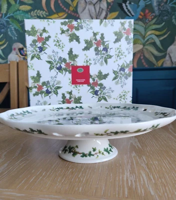 Portmeirion The Holly and The Ivy Pierced Footed Cake Plate 26cm - Image 1 of 4