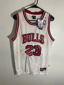 Nueva camiseta Nike con etiqueta Michael Jordan Bulls L blanca y roja - Imagen 1 de 4