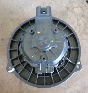 Kia Carnival / Grand Carnival VQ 10-12/14 Heater Fan (front) - Picture 1 of 3